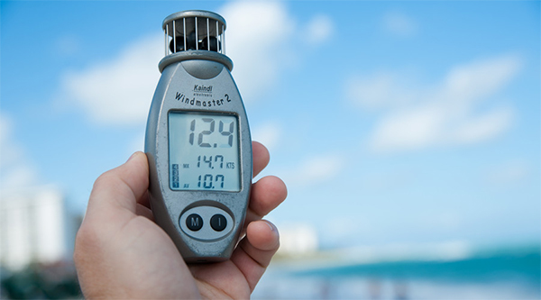 熱敏電阻傳感器在風速表中的應用原理