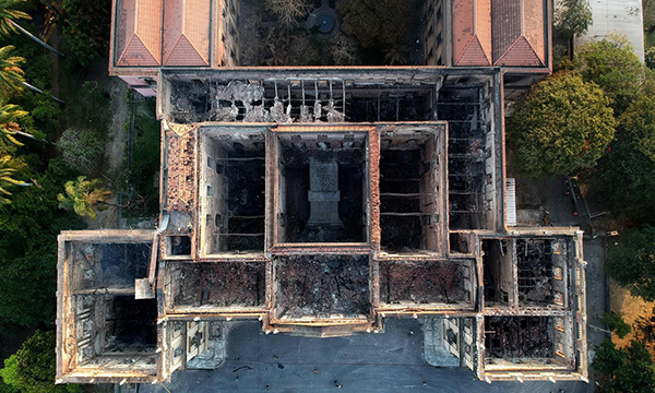 1555472903826045816.jpg 被火災(zāi)徹底摧毀后的巴西國家博物館.jpg