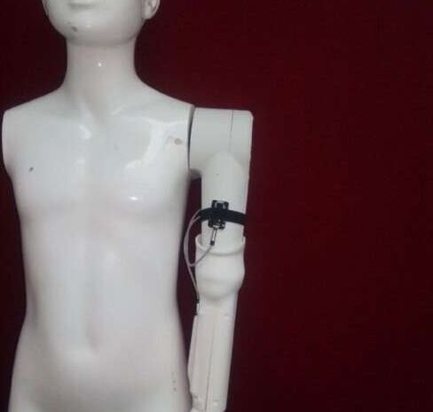 英工程師研發(fā)首個(gè)3D打印、傳感器操控假肢 專為兩歲以下幼兒設(shè)計(jì) 英工程師研發(fā)首個(gè)3D打印、傳感器操控假肢 專為兩歲以下幼兒設(shè)計(jì)